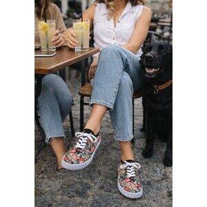 Floral Canvas Sneakers Women Size 10 Lace Up Casual Street Style Tennis Shoes